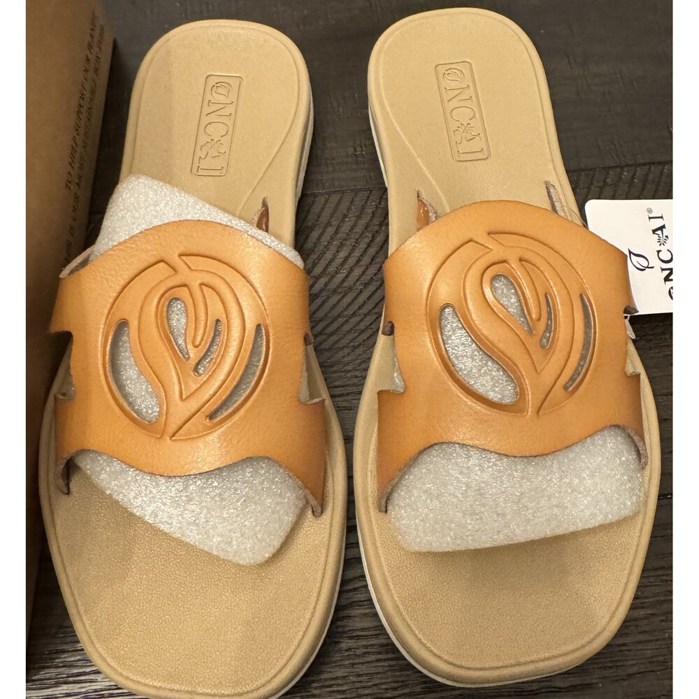 NIB Womens NCAI Tan Leather Open Toe Flat Sandals 8.5M